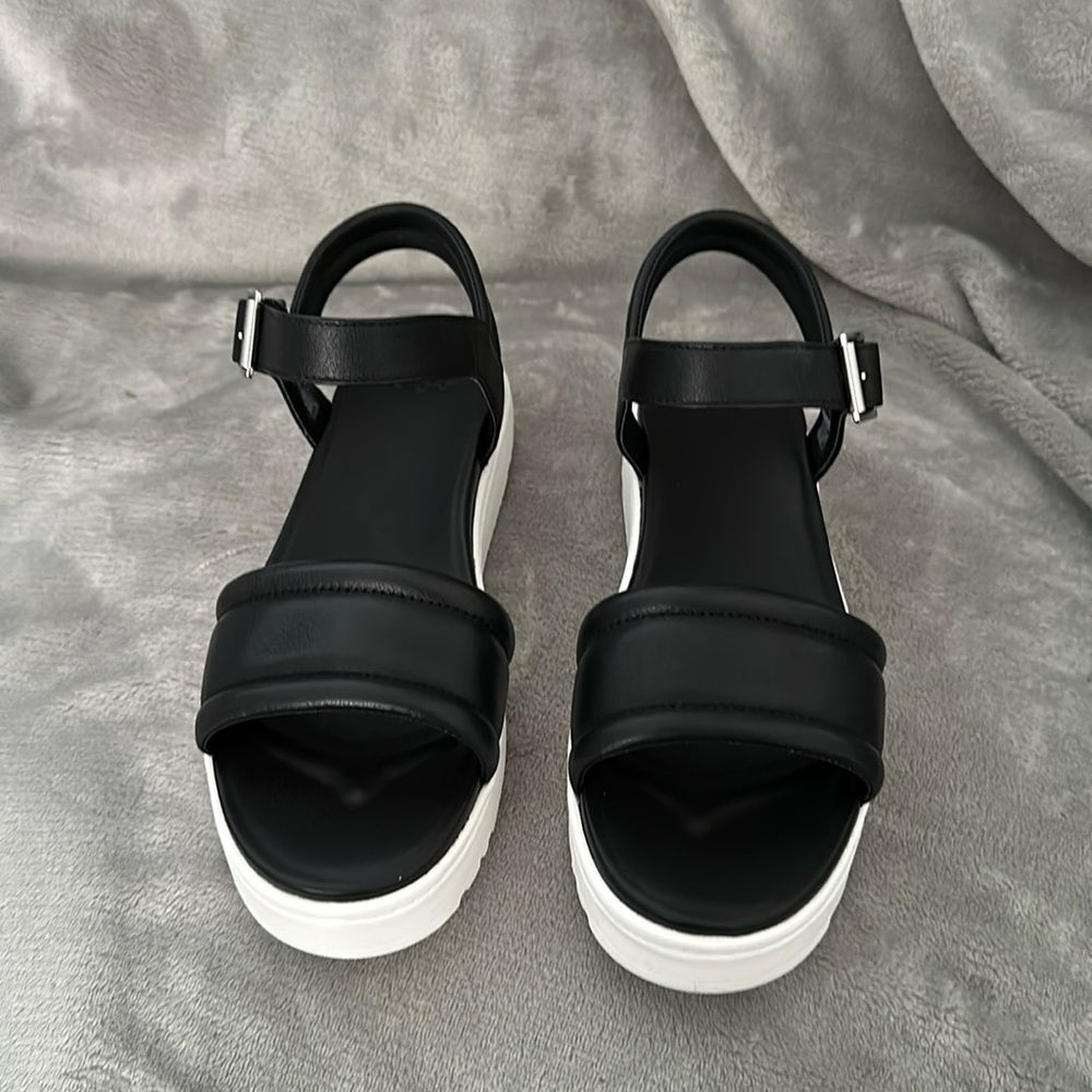 Authentic UGG Women’s Zane Ankle Strap.